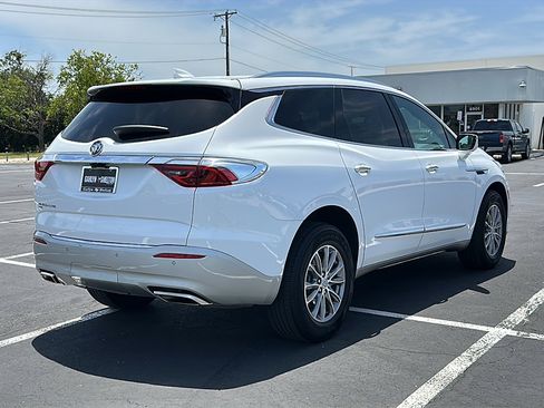 Certified 2024 Buick Enclave Premium image 8