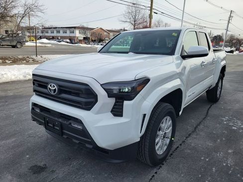 New 2026 Toyota Tacoma SR5 RWD image 9
