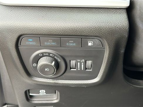 Used 2023 Jeep Grand Cherokee 30th Anniversary image 14