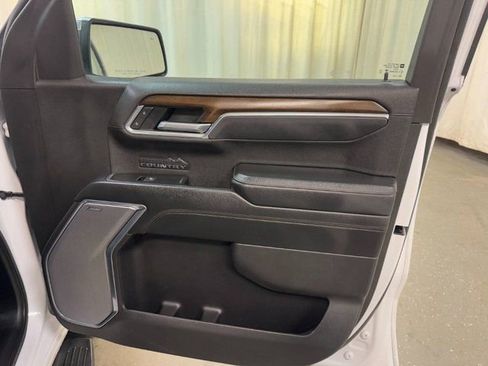 Used 2025 Chevrolet Silverado 1500 High Country w/ High Country Premium Package image 40