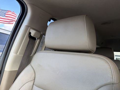 Used 2019 GMC Yukon SLT w/ HD Trailering Package image 23