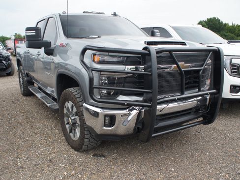 Used 2025 Chevrolet Silverado 2500 LT w/ All Star Edition AWD/4WD image 3