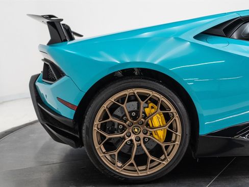 Used 2019 Lamborghini Huracan Performante AWD/4WD image 29
