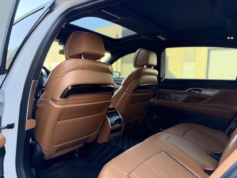 Used 2020 BMW 750i xDrive w/ Executive Package AWD/4WD image 15
