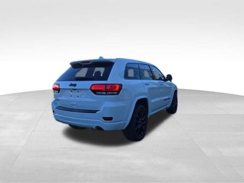Used 2022 Jeep Grand Cherokee Laredo X AWD/4WD image 7