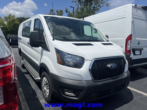 Used 2025 Ford Transit 250 Low Roof w/ Exterior Upgrade Package RWD image 2