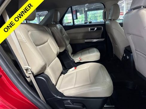 Used 2022 Ford Explorer XLT w/ Equipment Group 202A AWD/4WD image 38