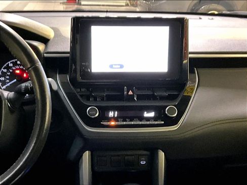 Used 2024 Toyota Corolla Cross LE image 18