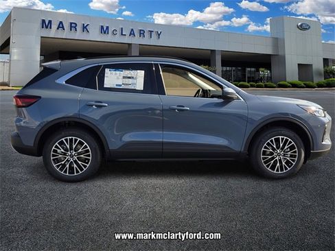 New 2025 Ford Escape Base image 2