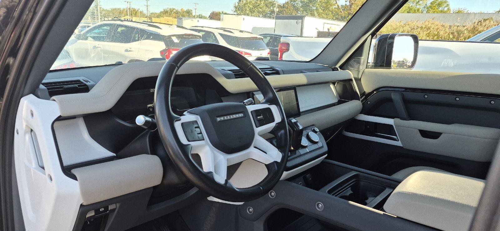 Used 2022 Land Rover Defender 110 S AWD/4WD image 9