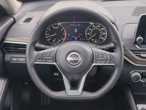 Used 2024 Nissan Altima 2.5 SV image 21