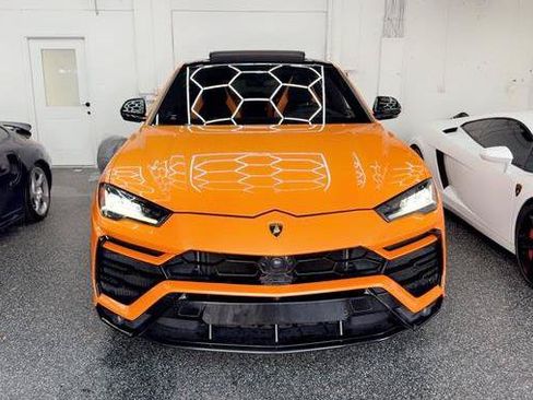 Used 2021 Lamborghini Urus AWD/4WD image 4