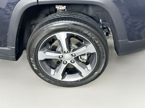 Used 2023 Jeep Grand Cherokee 4WD 4xe image 11