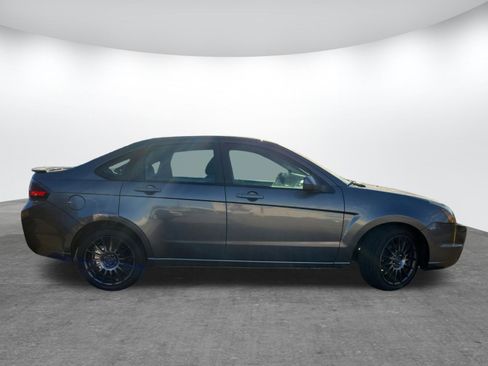 Used 2010 Ford Focus SES image 4