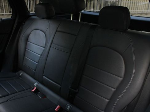 Used 2020 Mercedes-Benz GLC 300 4MATIC w/ Multimedia Package image 19