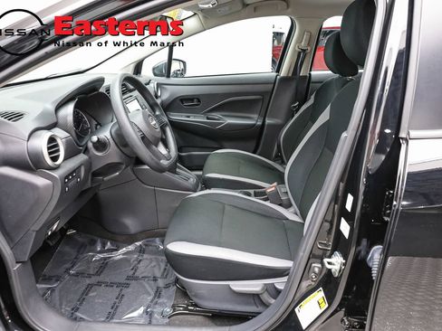 Used 2025 Nissan Versa S FWD image 14
