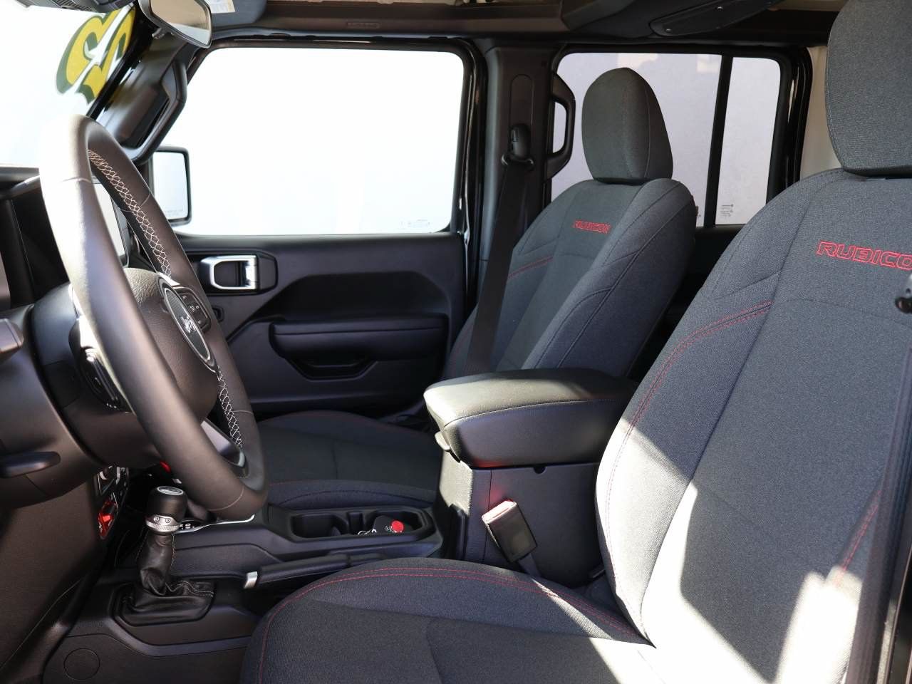 Used 2025 Jeep Wrangler Unlimited Rubicon AWD/4WD image 9