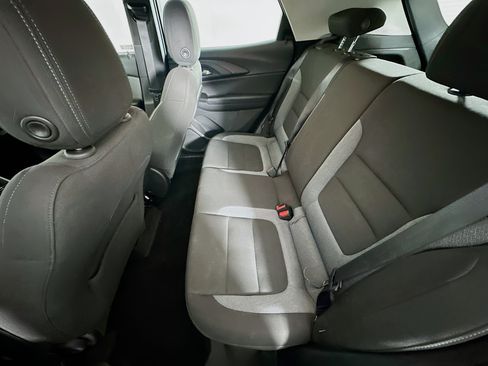 Used 2024 Chevrolet TrailBlazer LS FWD image 25