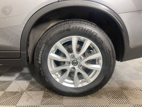 Used 2019 Nissan Rogue SV image 23