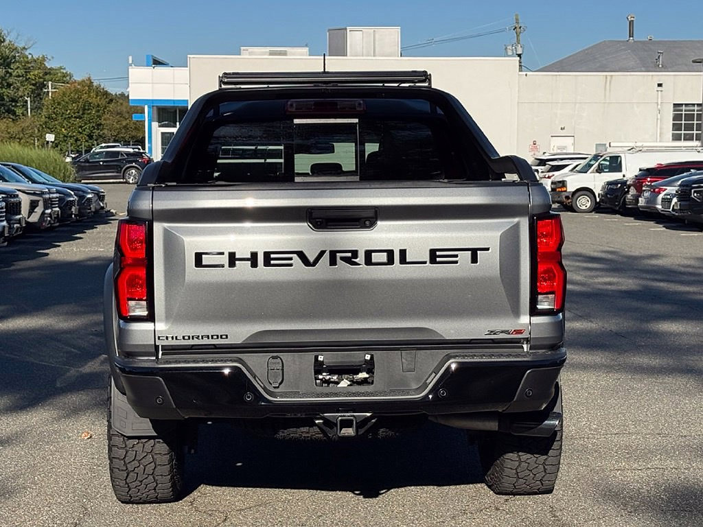 Certified 2026 Chevrolet Colorado ZR2 w/ Midnight Edition AWD/4WD image 7