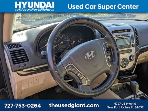 Used 2011 Hyundai Santa Fe GLS image 10