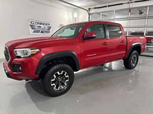 Used 2019 Toyota Tacoma TRD Off-Road image 3