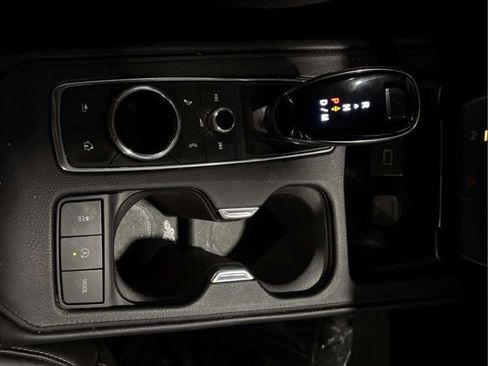 Used 2020 Cadillac XT4 Premium Luxury FWD image 32