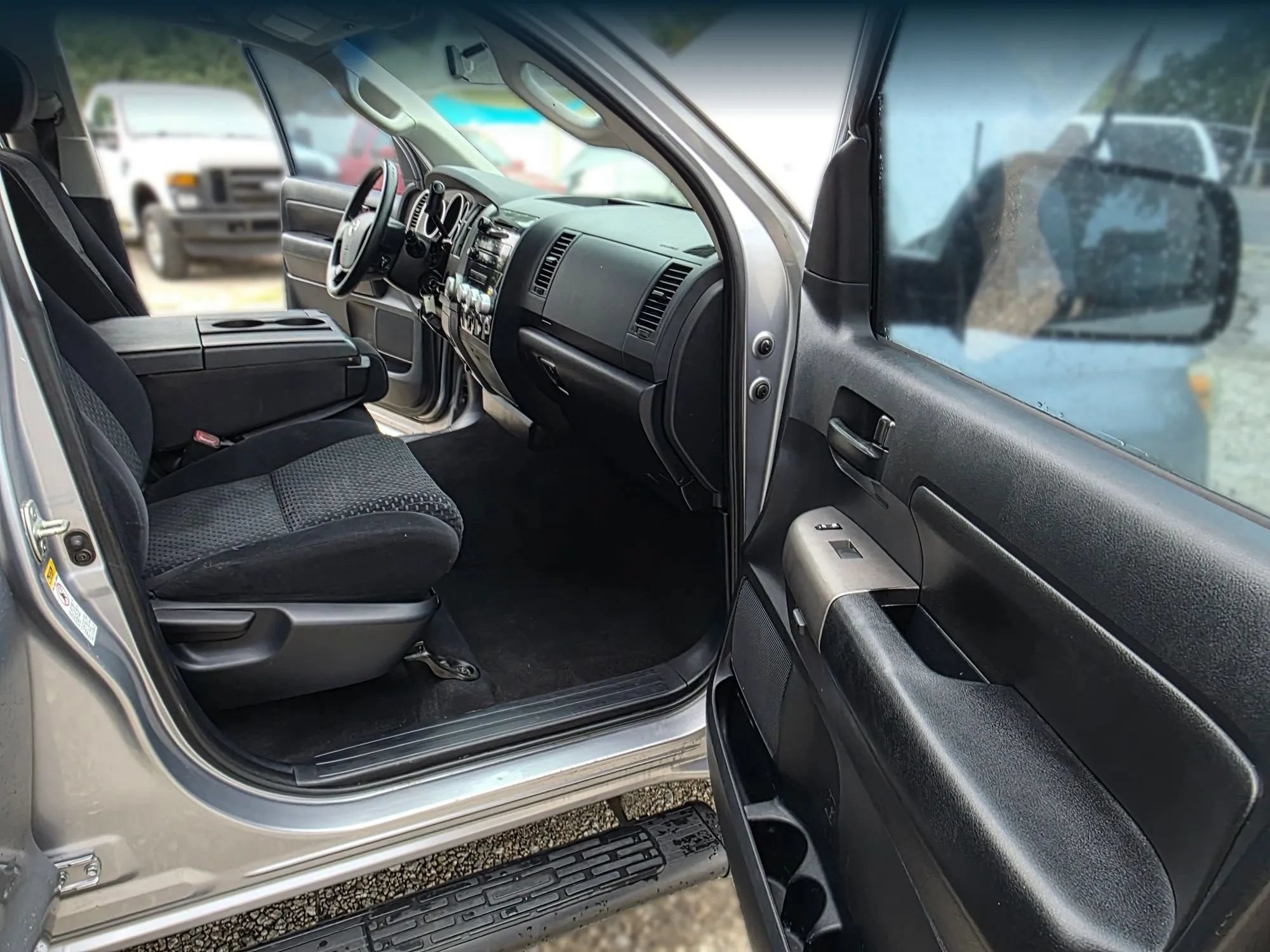 Used 2010 Toyota Tundra 2WD CrewMax w/ Tow Pkg image 35