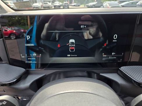 Used 2025 Nissan Kicks SR AWD/4WD image 34