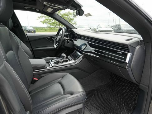 Used 2019 Audi Q8 Prestige AWD/4WD image 23