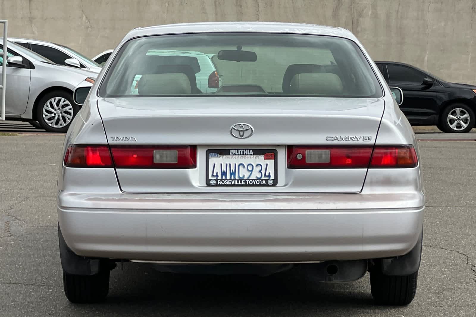 Used 1997 Toyota Camry LE w/ Leather Trim Pkg FWD image 8