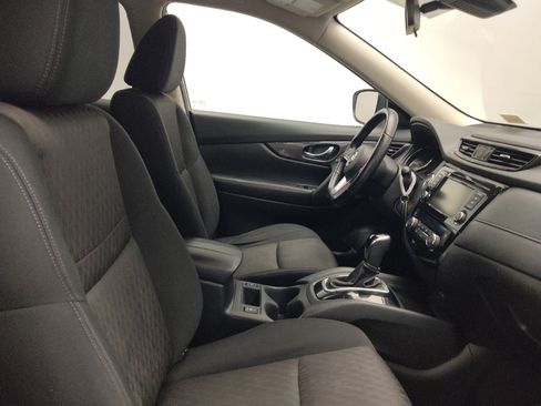Used 2020 Nissan Rogue SV FWD image 21