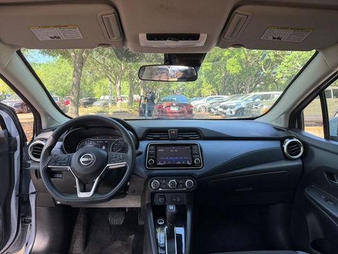 Used 2025 Nissan Versa SV image 30