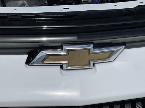 Used 2025 Chevrolet Equinox EV LT w/ Convenience Package image 29