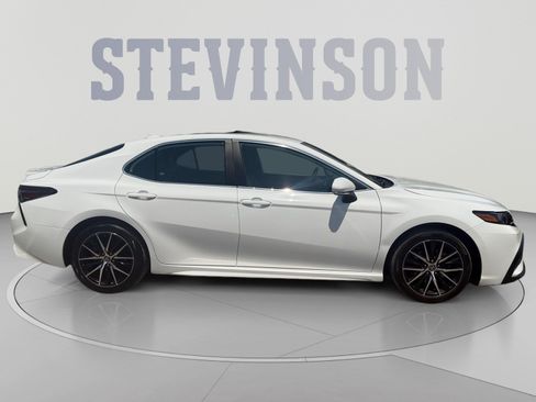 Used 2023 Toyota Camry SE FWD image 6