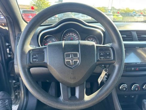 Used 2013 Dodge Avenger SE FWD image 17
