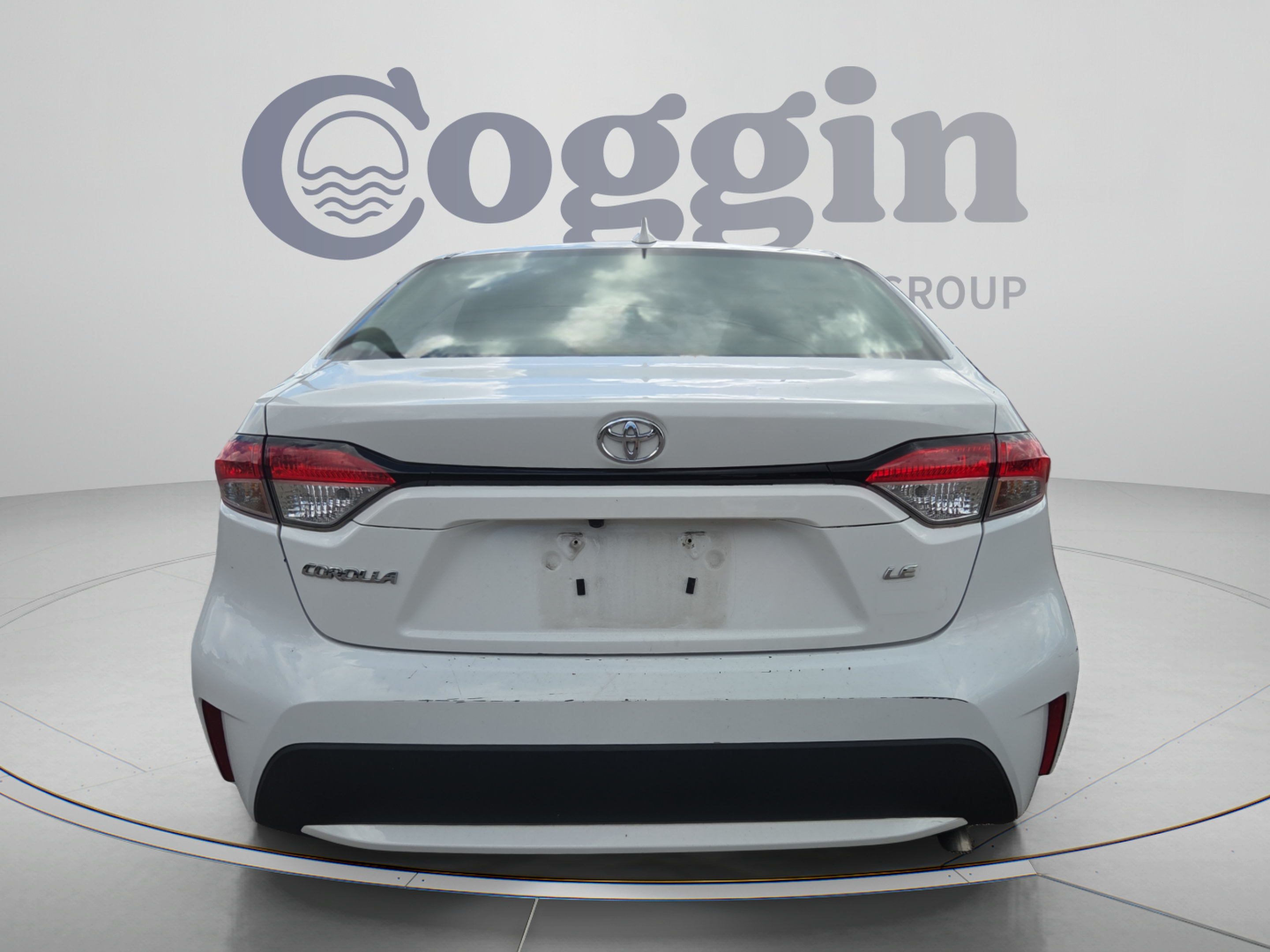Used 2022 Toyota Corolla LE FWD image 4