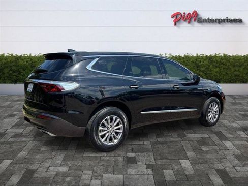 Used 2024 Buick Enclave Essence w/ Technology Package FWD image 8