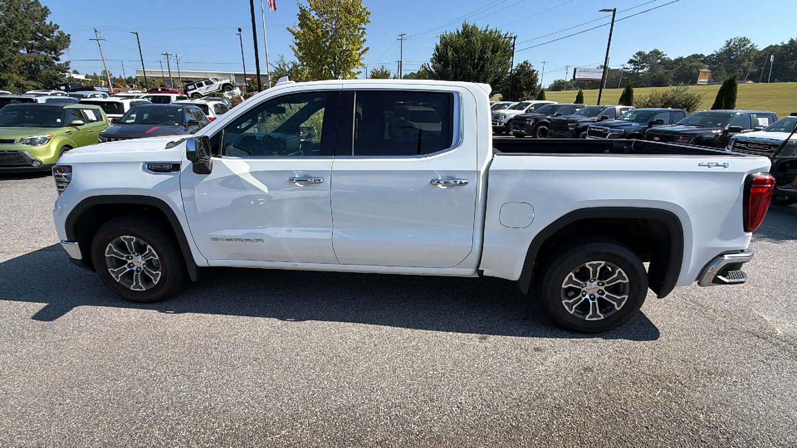 Used 2025 GMC Sierra 1500 SLT AWD/4WD image 11