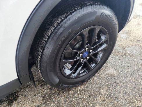 Used 2020 Ford Escape SE Sport image 9