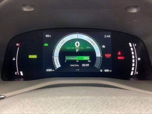 Used 2025 Toyota Camry SE image 23