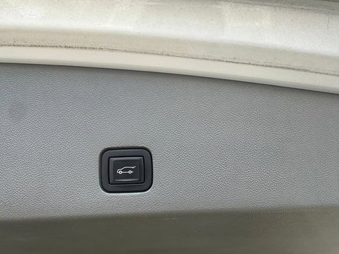 Used 2021 Cadillac XT6 Premium Luxury AWD/4WD image 31