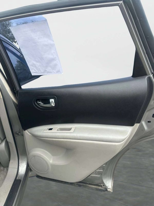 Used 2014 Nissan Rogue S FWD image 8