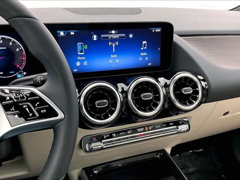 Used 2026 Mercedes-Benz GLA 250 image 5