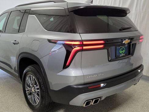 Certified 2025 Chevrolet Traverse LT image 6
