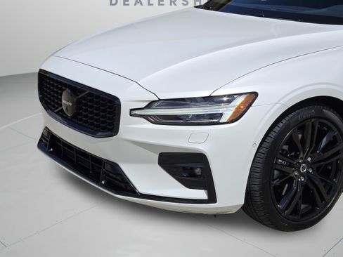 Certified 2023 Volvo S60 B5 Plus w/ Climate Package AWD/4WD image 32