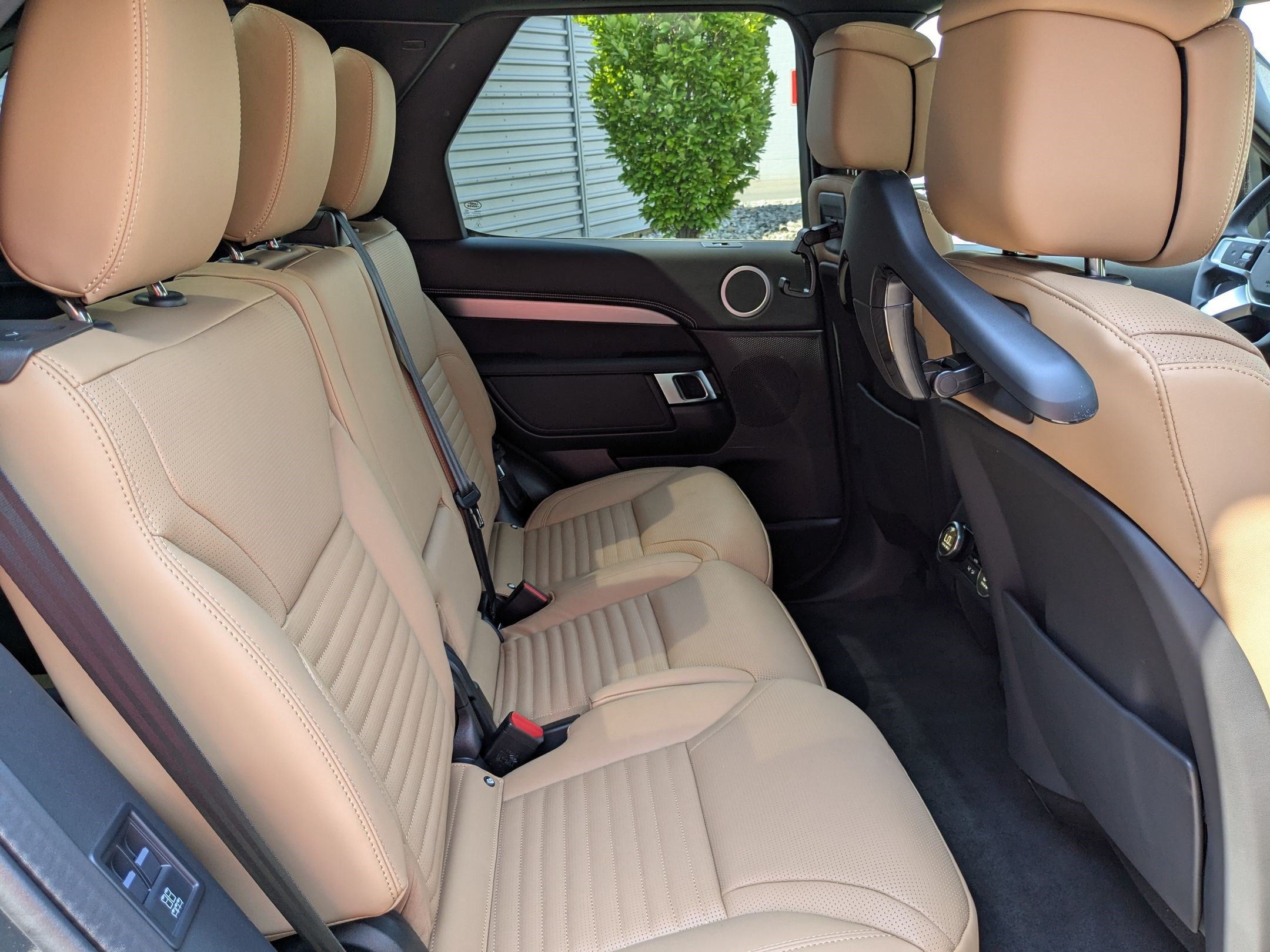New 2026 Land Rover Discovery Limited Edition AWD/4WD image 33