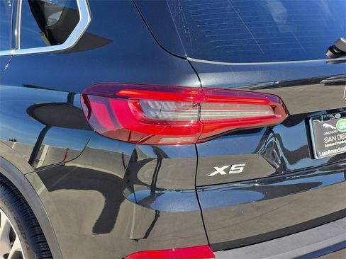 Used 2023 BMW X5 xDrive40i w/ Premium Package image 38