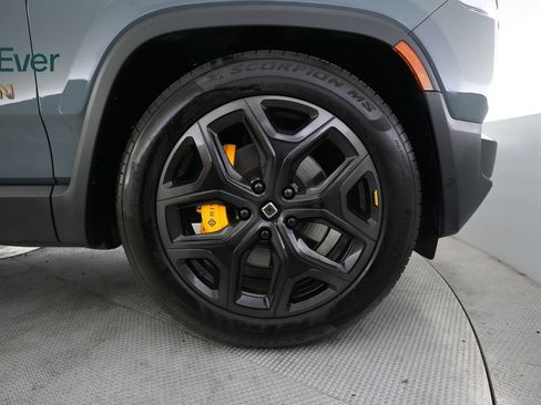 Used 2025 Rivian R1S Premium Dual AWD/4WD image 20