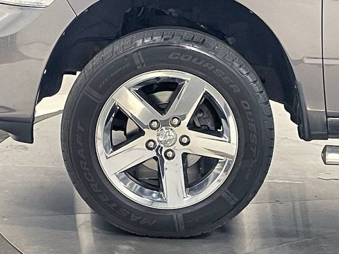 Used 2017 RAM 1500 Express w/ Express Value Package AWD/4WD image 12